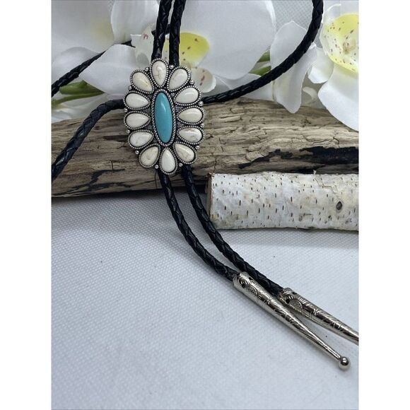 Western Cluster Turquoise  White Silver Black Bolo Tie Southwest Mens womens - Picture 9 of 13